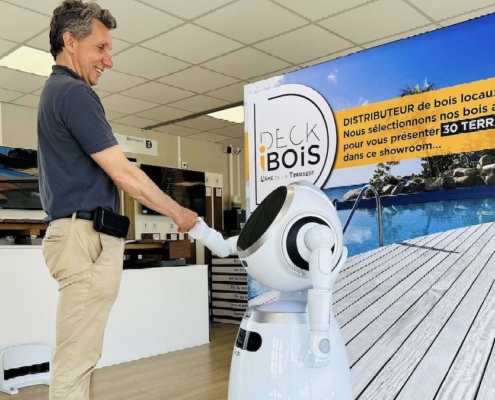 Article paru dans le journal numérique Placéco des robots mobiles accueillent et renseignent les clients