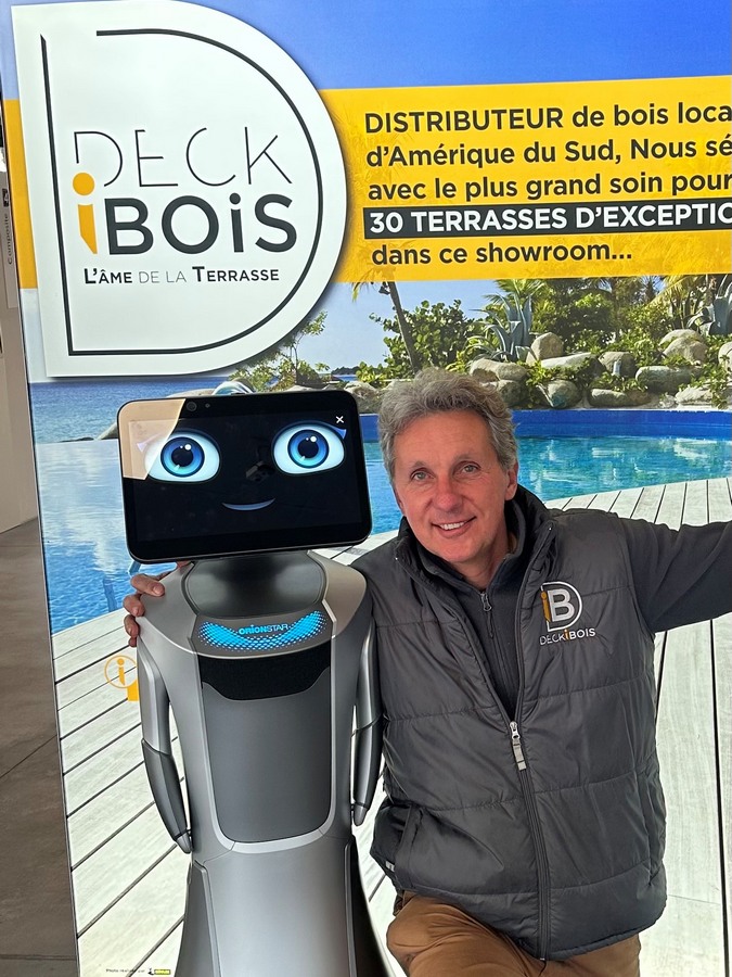 Le robot DECKI assistant vendeur DECKiBOIS